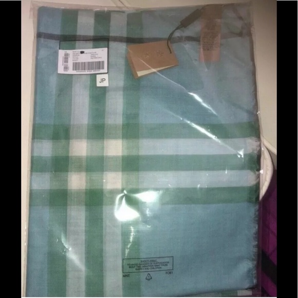 Burberry Scarf Light Green Peridot Pale Blue Check - Picture 4 of 16